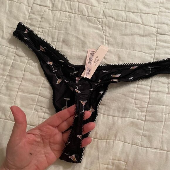 🌷 Mailed to Erin with her order🌷 VS THONG PANTY SILK - MARTINI GLASS DESIGN - - Picture 4 of 5